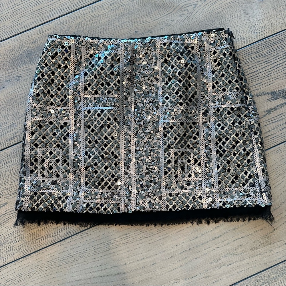 Forever 21 Black & Gold Sequin Mini Skirt - M